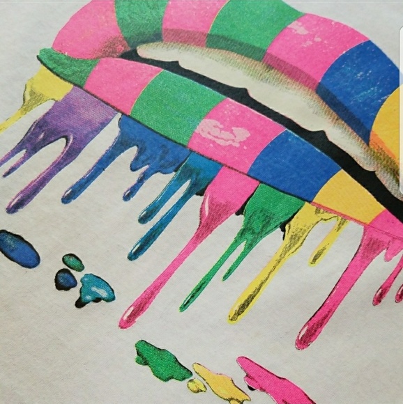 BRAND NEW  "DRIP DRIP COLORFUL LIPS" TEE. - Picture 5 of 6